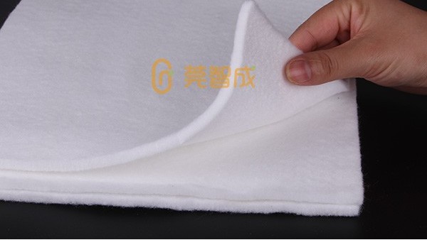 農(nóng)用覆蓋的復(fù)合針刺無(wú)紡布