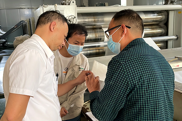 針刺棉車間客戶來(lái)訪1