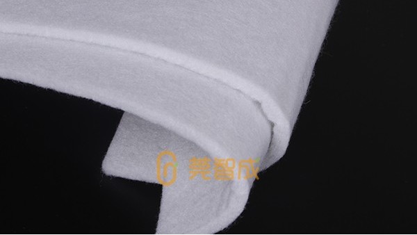 針刺毛氈和無紡布哪個(gè)好？